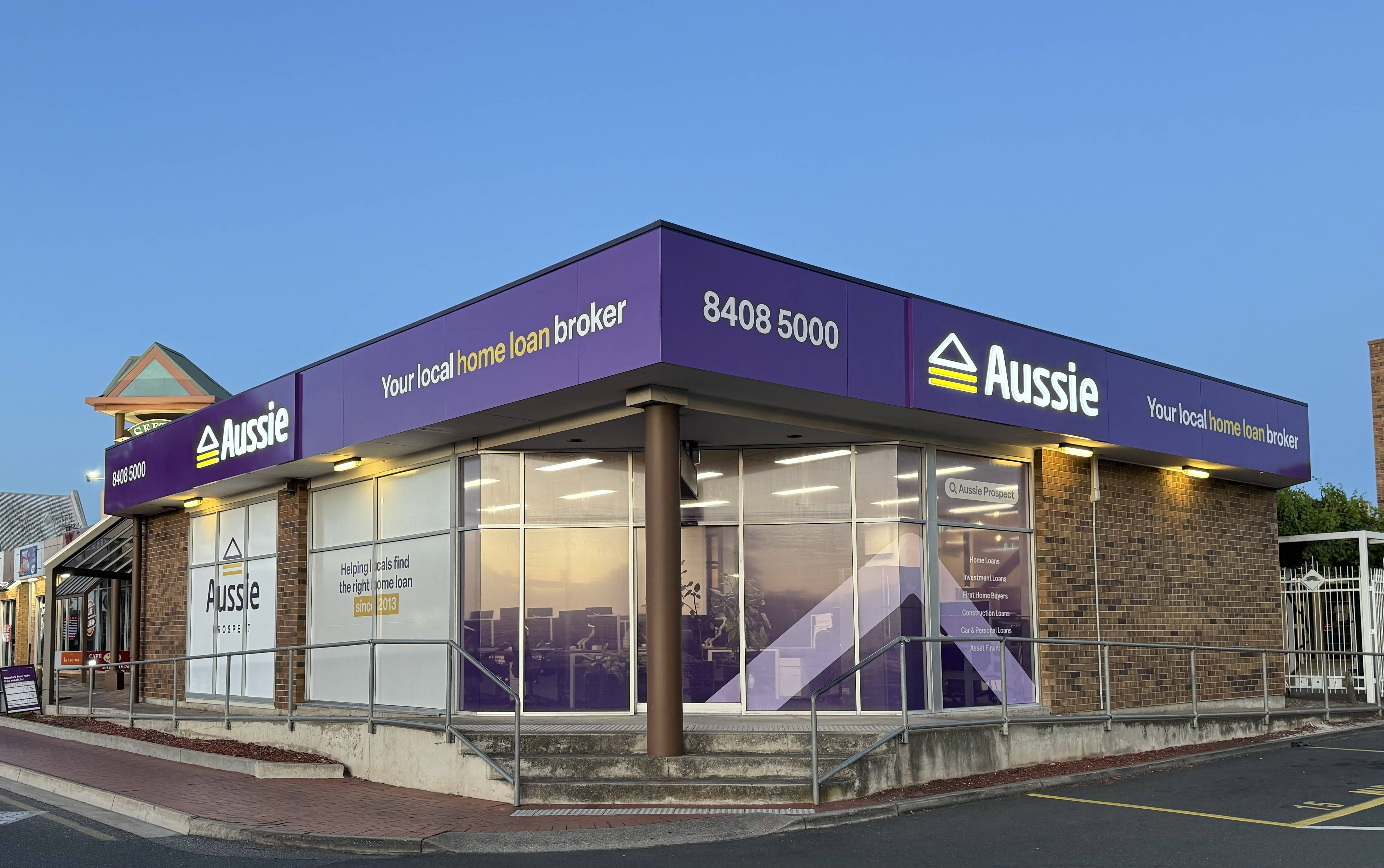 This image shows an Aussie Home Loans office.
